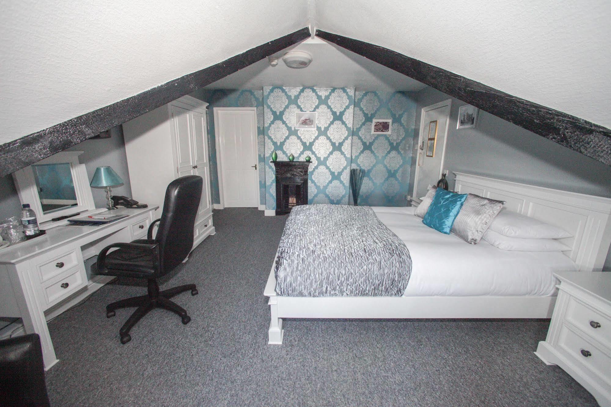 Tower House Executive Guest House Pontefract Eksteriør billede