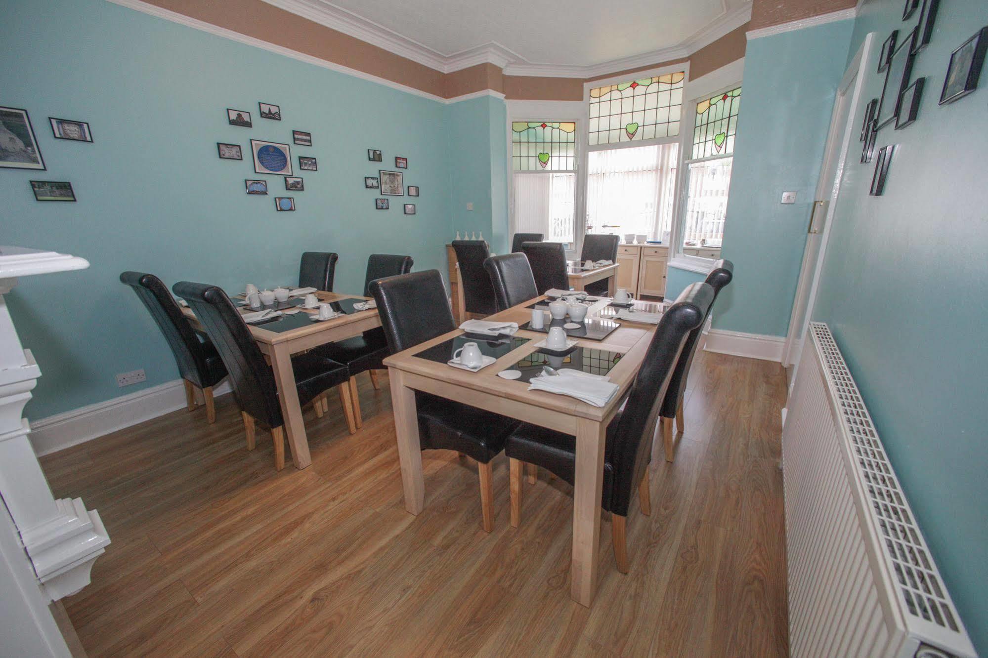 Tower House Executive Guest House Pontefract Eksteriør billede
